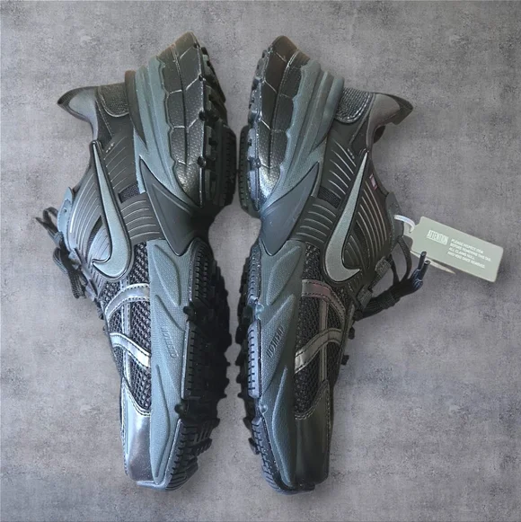 Nike V2K RunBlack Dark Smoke Grey New In Box Athletic Sneakers Size 7.5 Mens